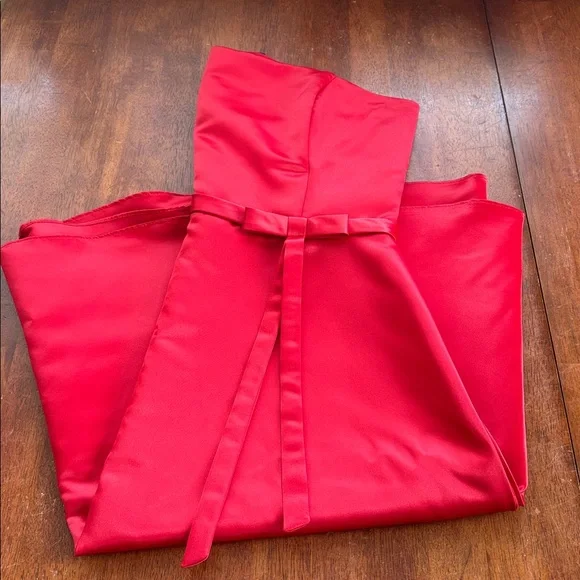 Elegant Red Strapless satin Dress with wrap - Picture 3 of 13